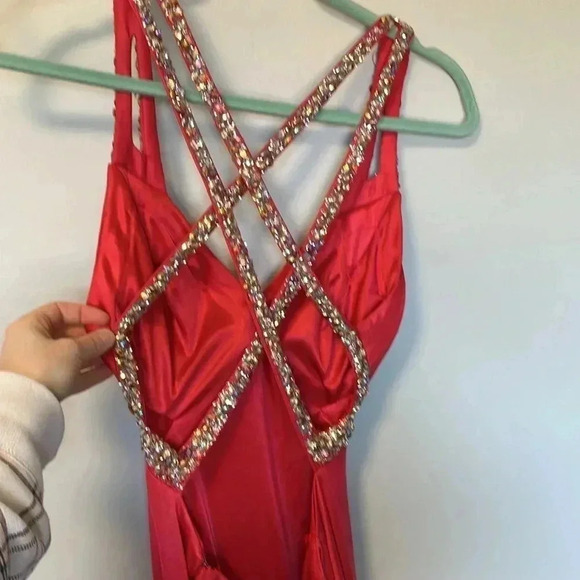 La  Femme coral crystal crossed straps back slit dress - Picture 4 of 10